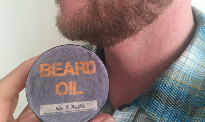 Here's how to make homemade beard oil--for a fraction of the cost of store-bought! This simple DIY Beard Oil recipe uses easy to find ingredients (plus has FREE LABELS!) Goodbye scratchy and scruffy. Hello soft, snuggly (and sexy)! Perfect DIY Father’s Day gift, birthday gift or Christmas gift! diy beard oil | gifts for men | DIY gifts for men | diy beard oil recipe | fathers day gift ideas for men | valentines day gift ideas for men |